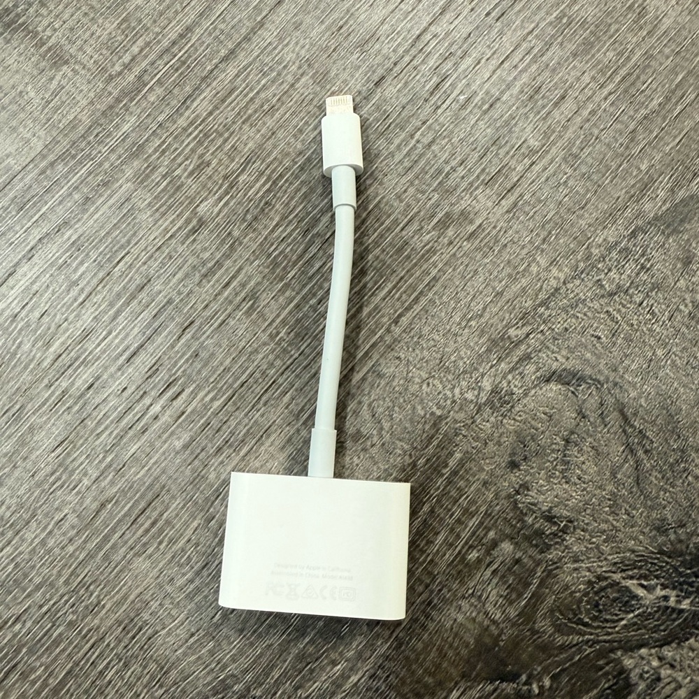 Apple Lightning to Digital AV Adapter